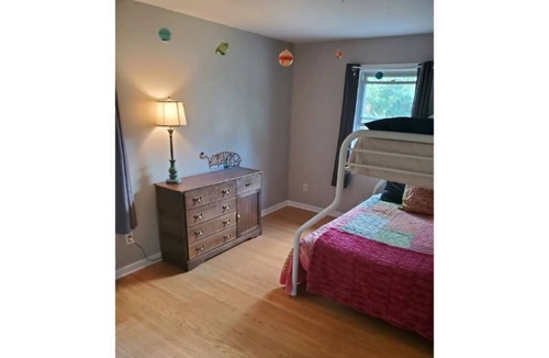 West Irondequoit House | Large Ranch*Pool*Hottub*Huge Backyard*