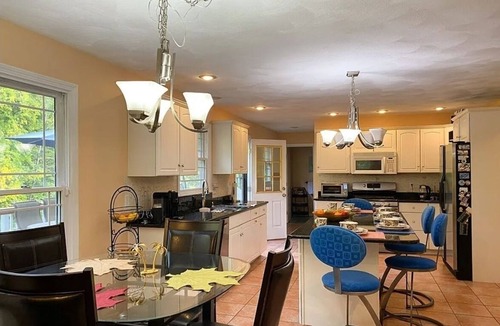 Andover House | Large Scenic Home, Safe Quite Neighborhood, 30 min to Boston, Nashua, Manchester