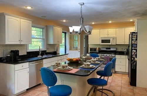 Andover House | Large Scenic Home, Safe Quite Neighborhood, 30 min to Boston, Nashua, Manchester