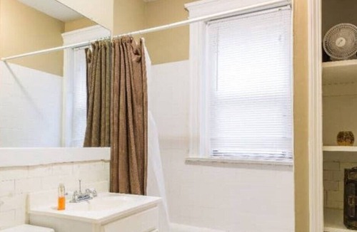 West Fens Condo | LARGE Studio Fenway/BackBay close to HOSPITALS & T