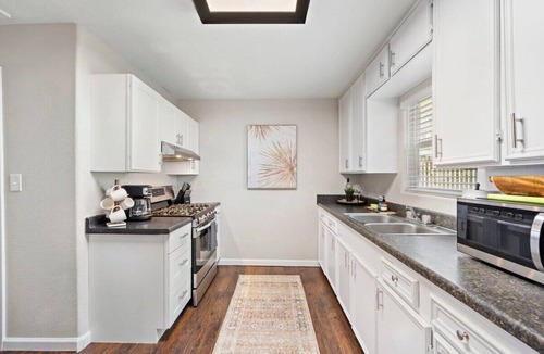 Baytown House | Large Yard w/BBQ Pit | Charming 3BR Baytown Home