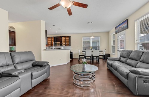 Spring House | Lavender Wonder - 6 Bdrm, 3.5 bath with pool & spa
