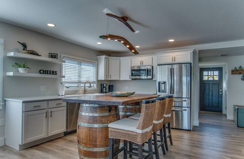 Hammondsport Cabin | Lazy Loon Cottage is a Charming KEUKA LAKE cottage with amazing views!