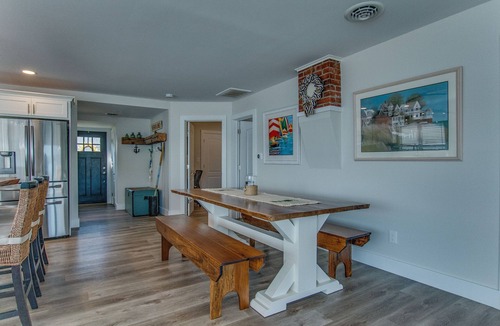 Hammondsport Cabin | Lazy Loon Cottage is a Charming KEUKA LAKE cottage with amazing views!