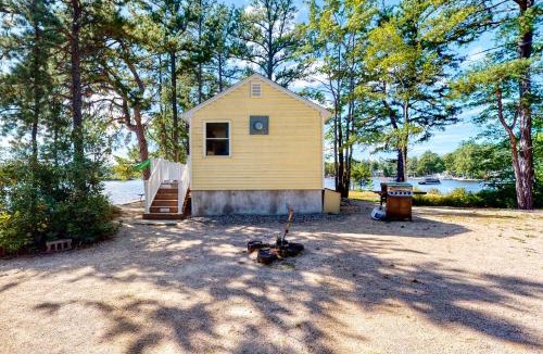 The Bays House | Leavitt Road Cottages
