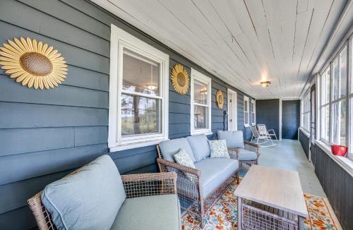 Beebe Plain House | Less Than 1 Mi to Lake Mtn-View Cabin with Porch in Newport