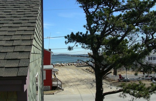 Camp Ellis Cottage | Lil House - Charming Cottage By the Sea ~ Pet Friendly