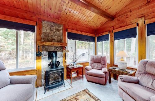 Beaver Cove House | Lily Bay Getaway