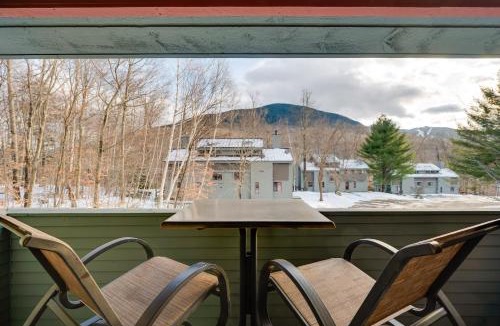 Lincoln Apartment | Lincoln Condo with Balcony and View Less Than 2 Mi to Loon Mtn