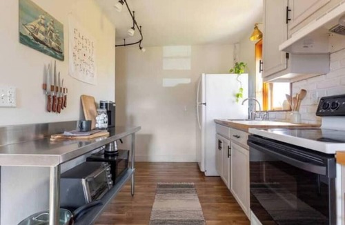 Vergennes Apartment | Little City Brick Apartment B - cozy, 2nd floor apartment in downtown Vergennes