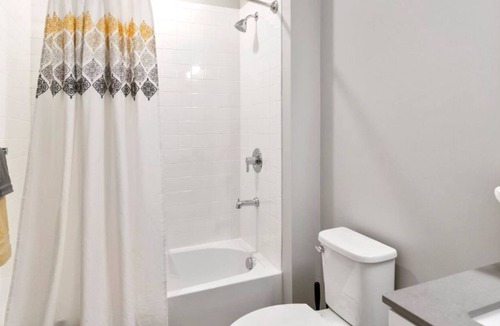 Towson House | LIVE*WORK*STAY*HOME | 2 Bedroom in Towson