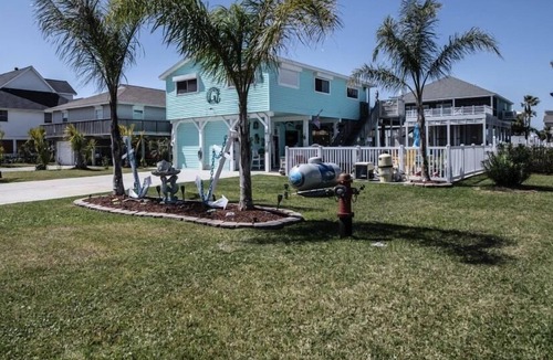 Terramar Beach House | "Living the Dream"- Canal Bay home with Pool! -2 night minimum stay. No Pets