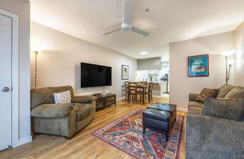 Hood River Condo | Lodge 15 Downtown,Ground Floor, AC, Super Cozy!