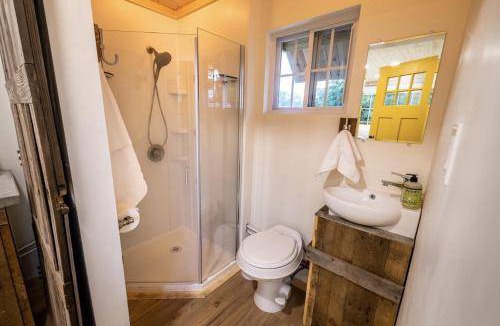 Schuylerville Cabin | Lodge ∙ 2 guests