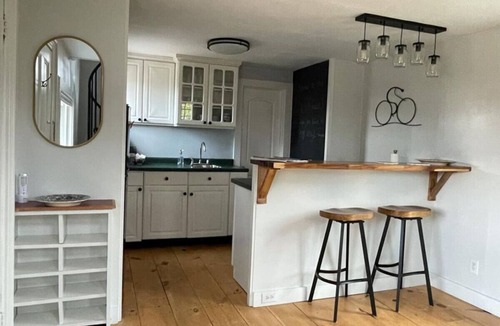 Shelburne Apartment | Lofted 1 Bedroom in Historic Downtown Shelburne