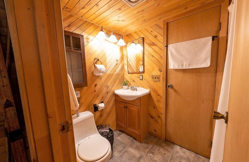 Zigzag Cabin | Lolo lodge-Hot tub, trail to river, fast wifi