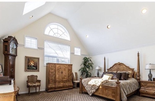 Malverne House | Long Island, Near to beaches, and Manhattan! Enjoy our Billiards Room!!