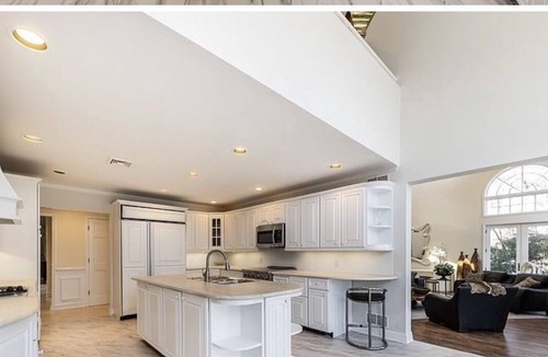 Malverne House | Long Island, Near to beaches, and Manhattan! Enjoy our Billiards Room!!
