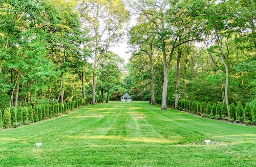 Cold Spring Harbor House | Long Island’s most unique stay! Beautiful home on The Gold Coast.
