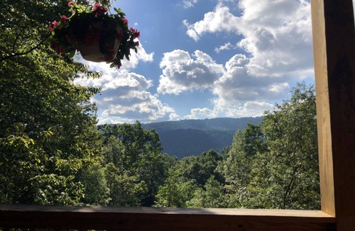 Baker Cabin | Lost River Luxury Cabin in Wild Wonderful West Virginia-2 hour drive fr DC!