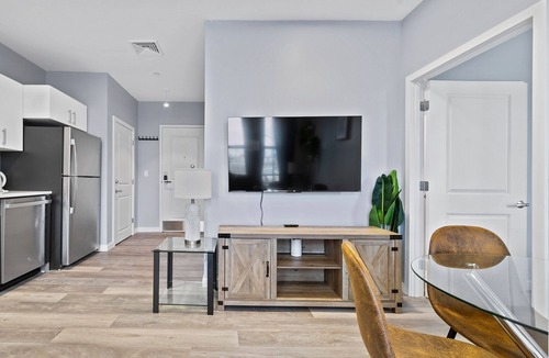 Everett Apartment | Lovely 1BR Near Encore Boston 0581
