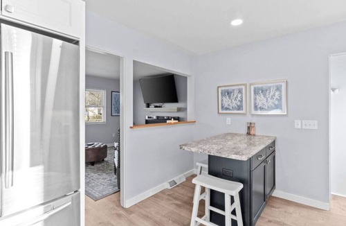 South Burlington Apartment | Lovely 2-Bedroom Condo, Close to Burlington/Airport!