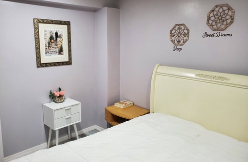 Morris Heights Apartment | Lovely 2 bedroom apartment in a private house with beautiful garden