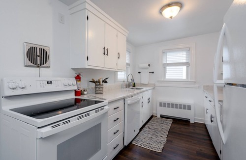 Manchester Apartment | Lovely 2-Bedroom Apt in Historic Carriage House