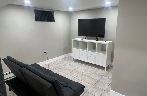 Plainedge Apartment | Lovely apartment in BethpagenLocated 5 minutes away from LIRR