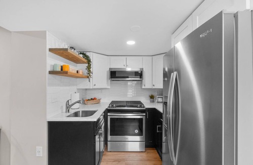 Lutherville Timonium House | * Lovely Gem w/Perfect Combo of Flair & Class *