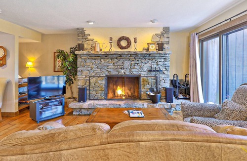 Plymouth Condo | Lovely Home w/Private Sauna, Tennis Court, & Hot Tub + Free WiFi, Wood Fireplace