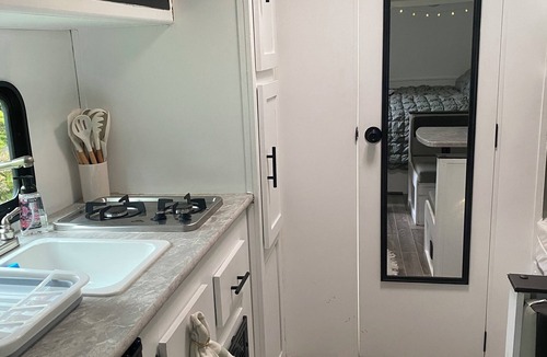 Bethpage House | Lovely RV with AC in charming Bethpage