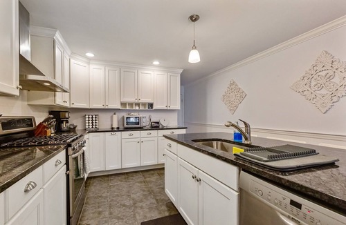 Wilmington House | Luxe 3 BR Townhome near Trolly Square Wilmington