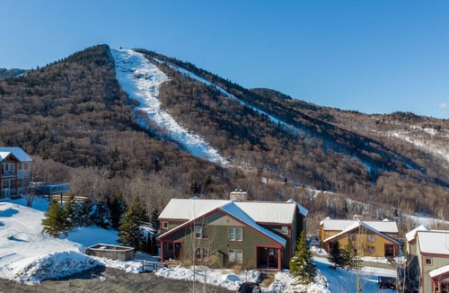 Central Vermont- Killington Apartment | Luxe Chalet - Ski On/Off, Hot Tub, Pool, Views