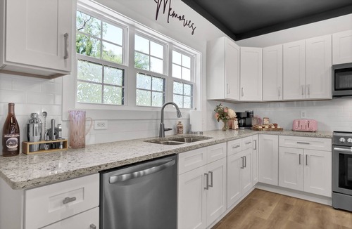 Mount Airy House | Luxe Cottage; Stroll to Main St, Hot Tub, Games, FirePit, CornHole, Fenced Yard