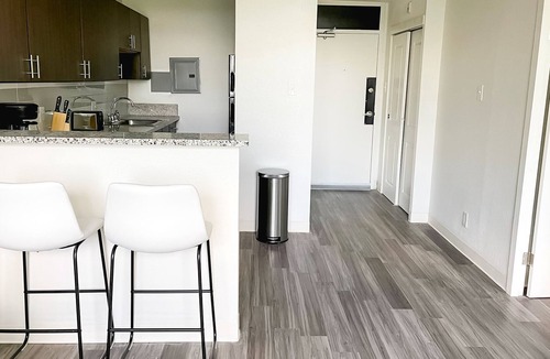 Corryville House | ★Luxurious 1BD/1BA + Gym - Downtown Cincinnati★