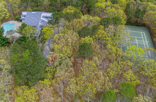 Water Mill House | Luxurious 6bd/4.5ba on 4 acres with pool & tennis