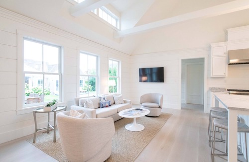 Nantucket Town House | Luxurious Designer Home, Cliff Area, Walk to Town, Pool