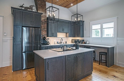 Brandon House | Luxurious guest home with private art gallery in the heart of a historic village