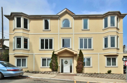 Bulls Ferry and Jacob's Ferry House | LUXURY 3,250SQFT TOWNHOUSE WITH MANHATTAN & OCEAN VIEWS - 15MINS TO TIMES SQUARE