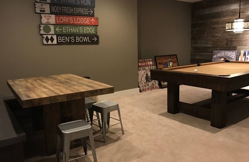 West Dover House | Luxury 4BR Townhome at the Hermitage, only 4 Miles to Mount Snow