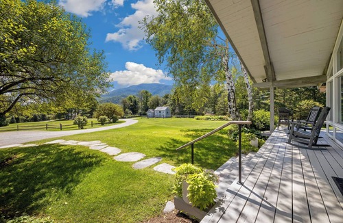 Dorset House | Luxury 5-BR Mountain Estate 10-min to Manchester
