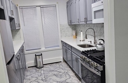 Park Versailles Apartment | LUXURY APT IN THE BRONX/CLOSE TO BRONX ZOO
