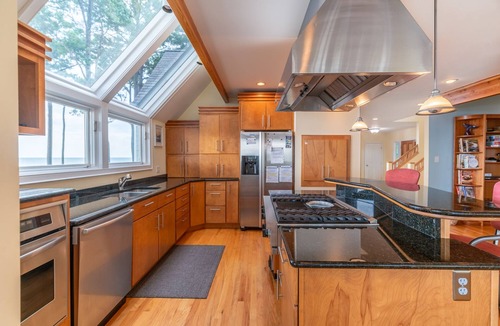 Davis Wharf House | Luxury Beachfront 5 Bedroom, 3.5 Bath home with 200 ft. of PRIVATE BEACH!