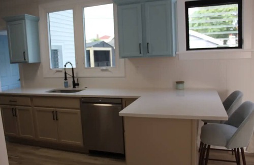 Pleasantville House | Luxury Boho Bay House. Balcony with Sunset Views, Near Casinos & Beach