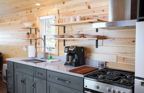 Cavendish Cabin | Luxury Cabin #2 Hot Tub, Kayaks, Paddle Boards, Fire Pit