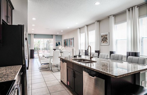 West Kissimmee Villa | Luxury Family Villa + Encore Waterpark +10min Disney + Private Pool + Game Room