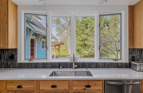 Morrisville House | Luxury Farmhouse with Stowe Views