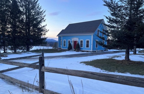 Morrisville House | Luxury Farmhouse with Stowe Views