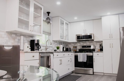 Marlborough House | ♦ Luxury Home ♦ 6BD4BA, Fast Wifi, Laundry, 3 Offices, Near Boston